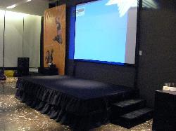 Alquiler de tarimas de 3 x 3,6 x 60 cm de altura Alquiler para eventos