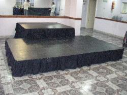 Alquiler de tarimas de 1,8 x 3 x 30cm con desnivel Alquiler para eventos